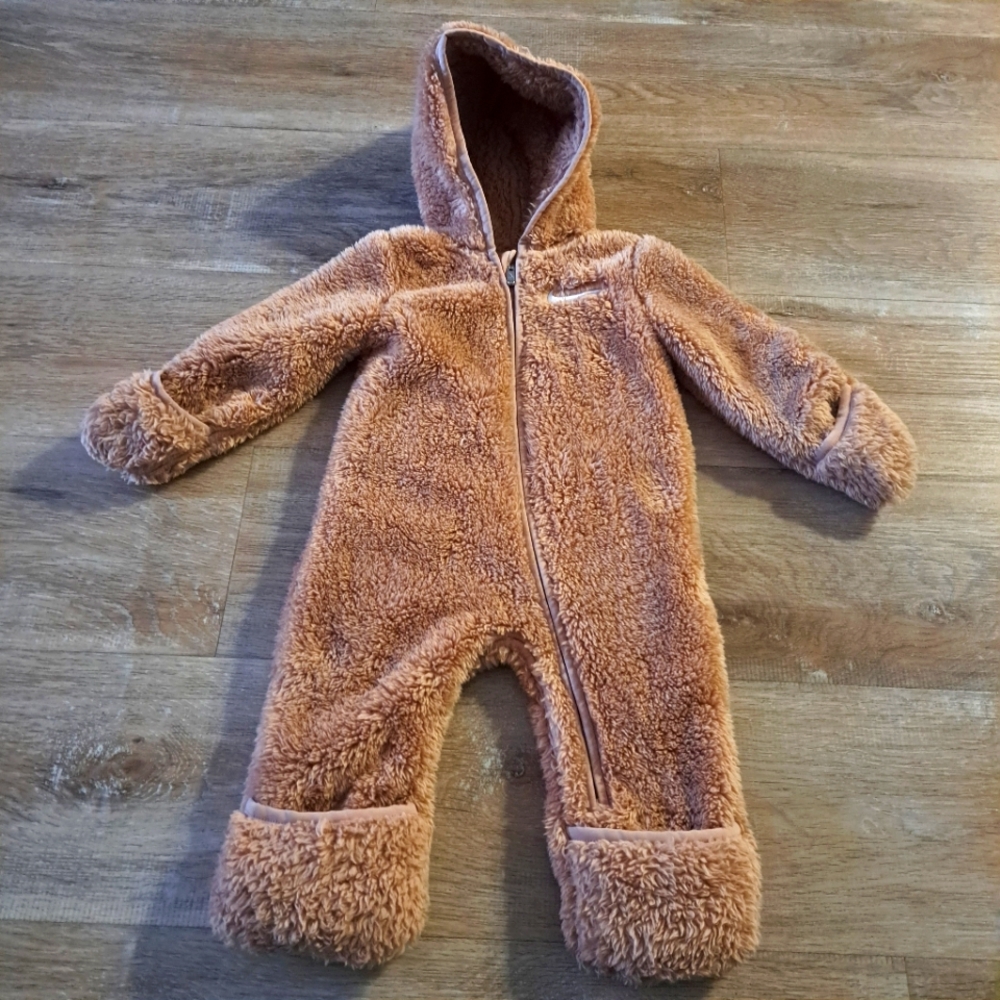 Nike Baby Sherpa Cozy Tan Fleece Kid's One Piece Baby Size 9 Months